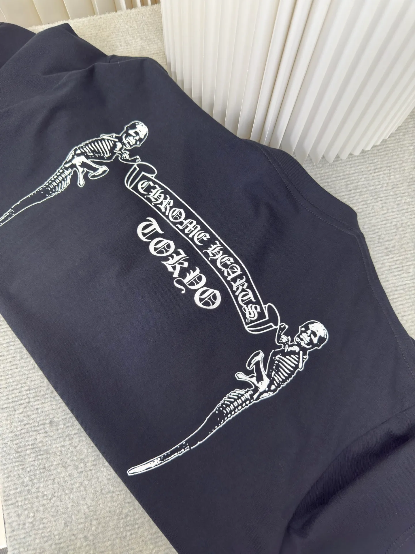 P240 Chrome Hearts/foti Lizard Man Scroll Short Sleeves Authentic Open Edition - Physical Counter - Top Luxury Quality 🆚 Instant sale of all editions on the market. The fabric is made of 26 weave 200 grams cotton. The printing is made of hand glue printing. Customized accessories. Size S M L